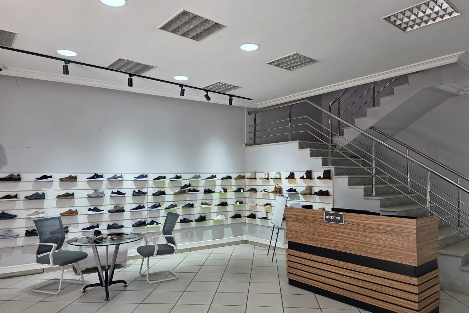 Controle qualite des chaussures PRIORITA